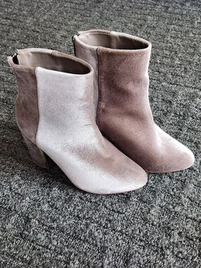 Velvet Ankle Boots in Dusty Rose